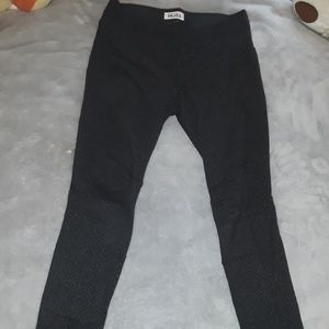 Mudd Diamond Patterned Leggings